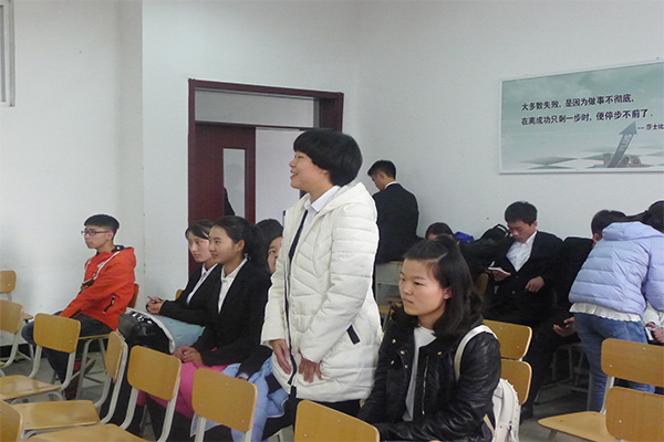 恭贺hg皇冠官网在hg皇冠官网“清泽博思杯”辩论赛预选赛中获胜 恭贺hg皇冠官网在hg皇冠官网“清泽博思杯”辩论赛预选赛中获胜