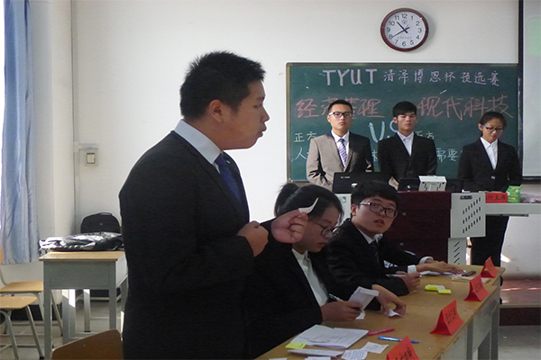 恭贺hg皇冠官网在hg皇冠官网“清泽博思杯”辩论赛预选赛中获胜 恭贺hg皇冠官网在hg皇冠官网“清泽博思杯”辩论赛预选赛中获胜