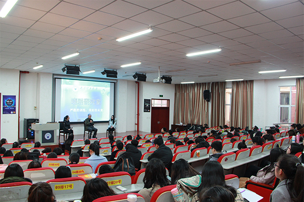 hg皇冠官网邀请“晓明研究室”走进公司与同学面对面 hg皇冠官网邀请“晓明研究室”走进公司与同学面对面