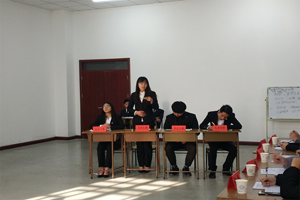 祝贺hg皇冠官网在第八届“清泽博思杯”辩论赛中挺进四强 祝贺hg皇冠官网在第八届“清泽博思杯”辩论赛中挺进四强