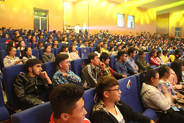 经济管理公司举行2016级新生开学典礼暨迎新晚会